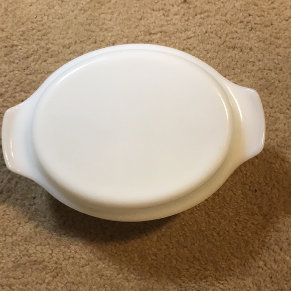 Vintage Fire king casserole dish with lid - Picture 3 of 6